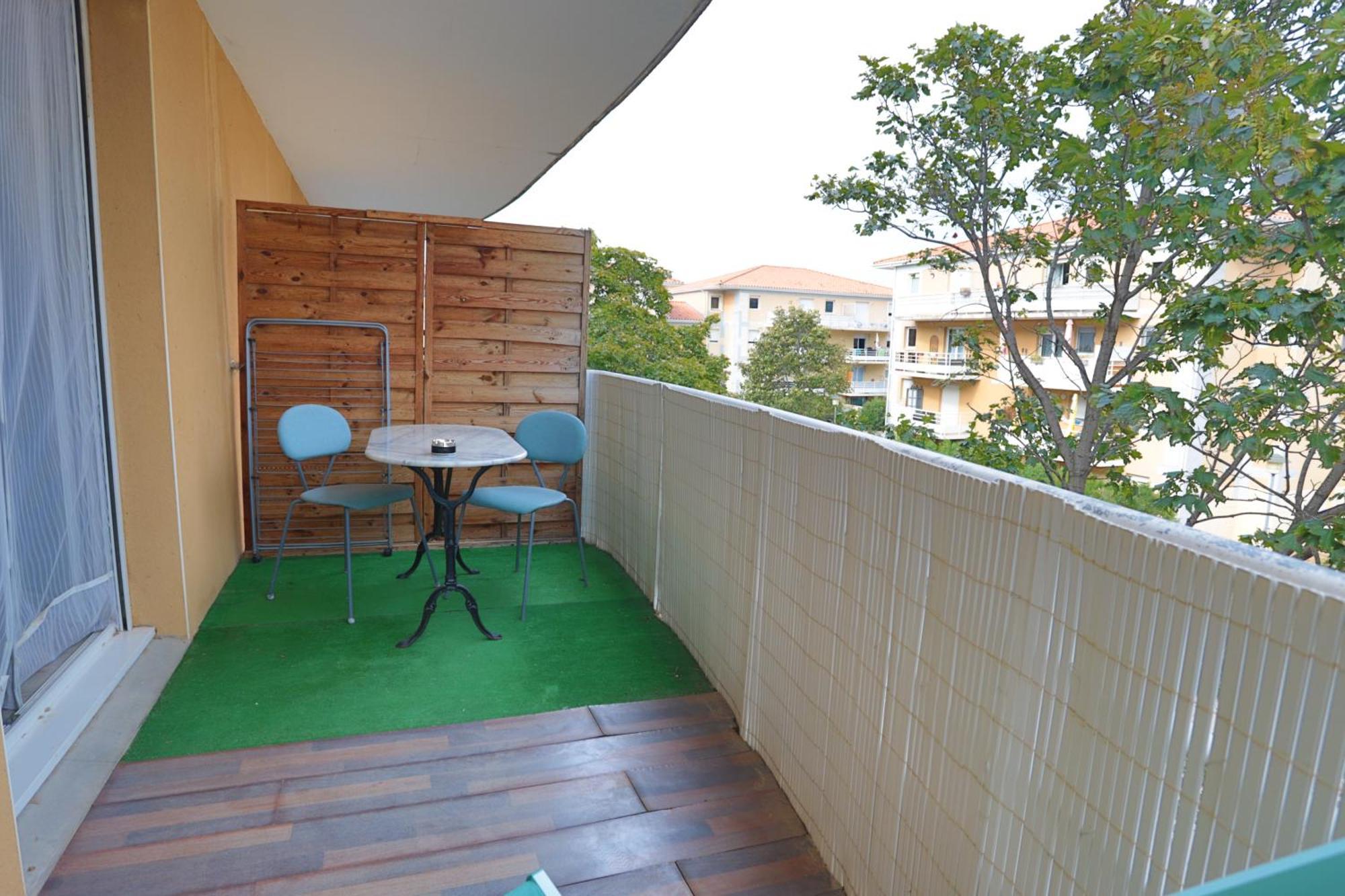 Appart T2 Dans Residence Calme Parking Prive Gratuit Miramas Dış mekan fotoğraf