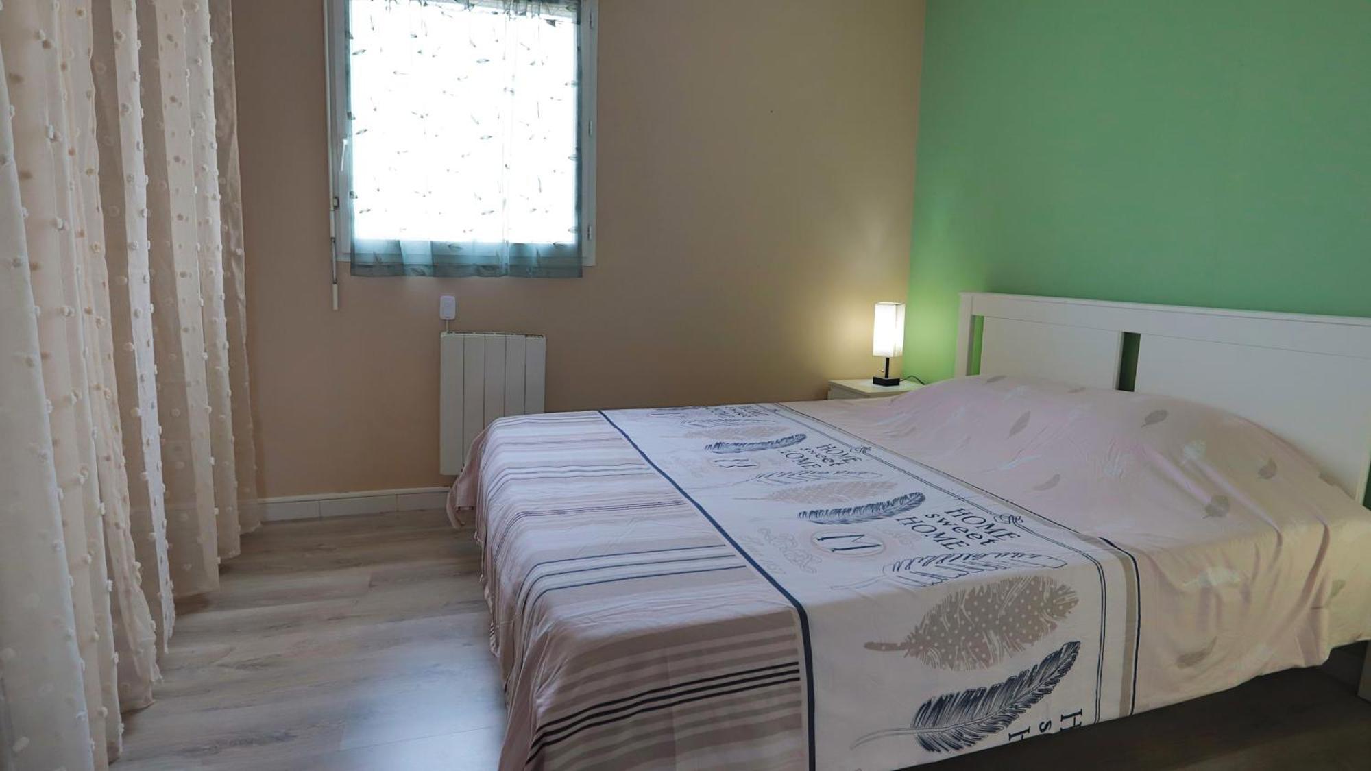 Appart T2 Dans Residence Calme Parking Prive Gratuit Miramas Dış mekan fotoğraf