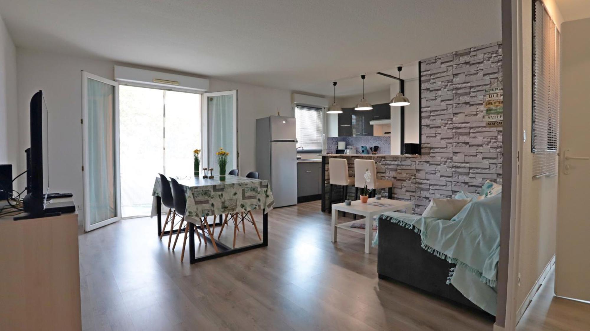 Appart T2 Dans Residence Calme Parking Prive Gratuit Miramas Dış mekan fotoğraf